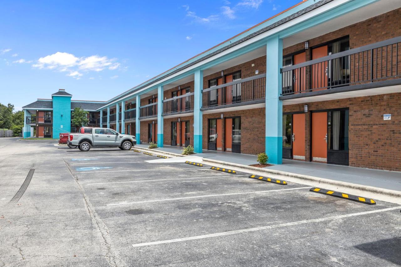 Garnet Inn & Suites, Morehead City Near Atlantic Beach Екстериор снимка