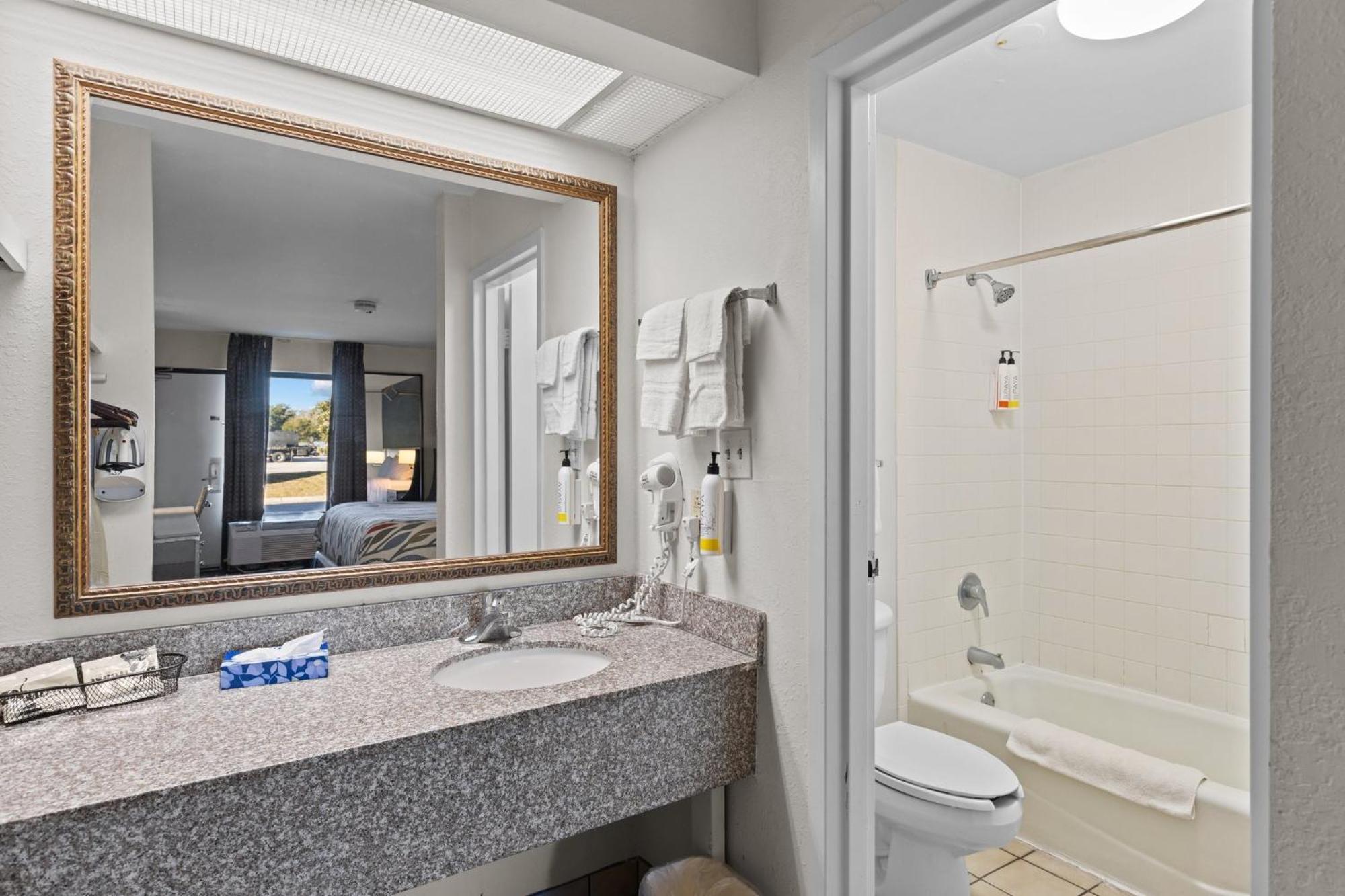 Garnet Inn & Suites, Morehead City Near Atlantic Beach Екстериор снимка